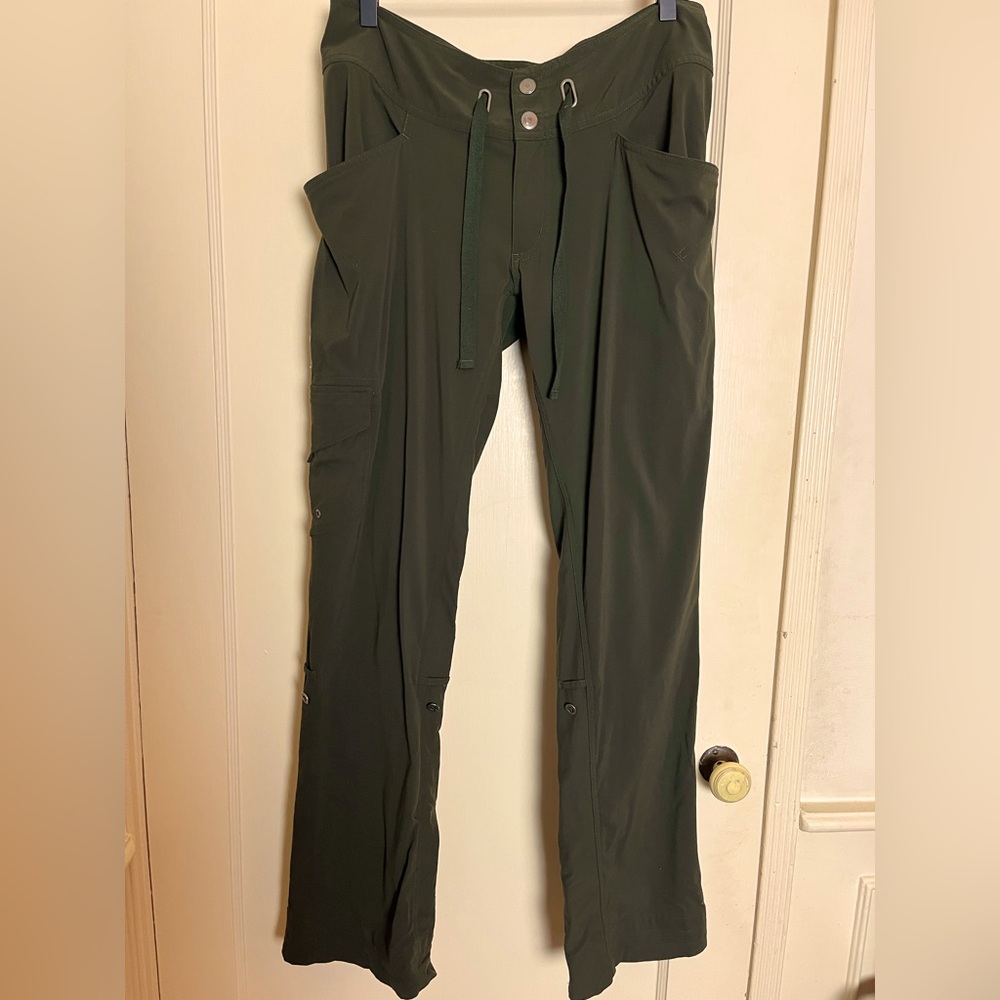 Columbia Olive Green Hiking Pants with Adjustable Hem and 4 Pockets